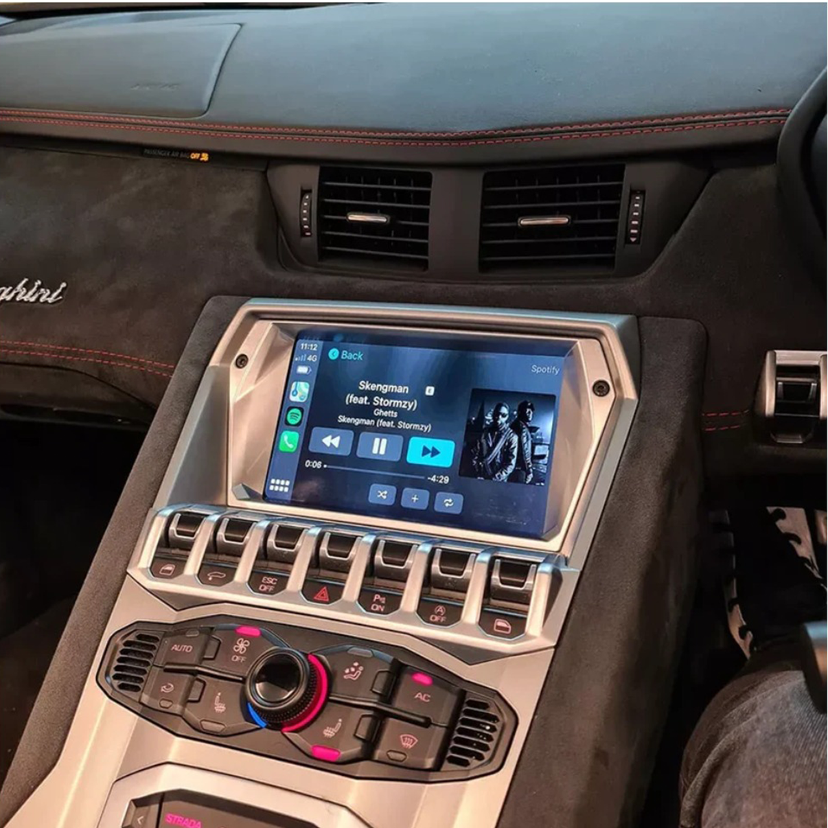 Apple CarPlay & Android Auto Retrofit Head Unit for Lamborghini Urus - Bull Boost Performance