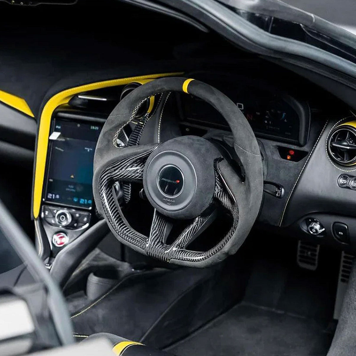 Customizable Steering Wheel for McLaren - Bull Boost Performance